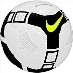 B-29065 Nike Fußball "Club Team"
